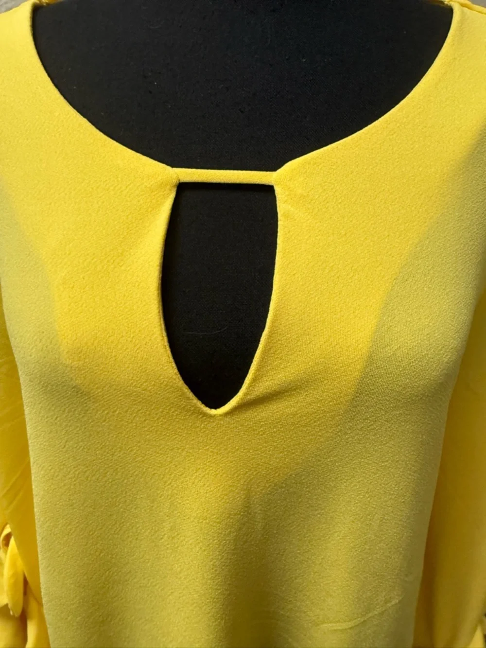 Melissa Paige Yellow Keyhole Blouse Ruffle Sleeve Stretch Top Large Size - Picture 3 of 11